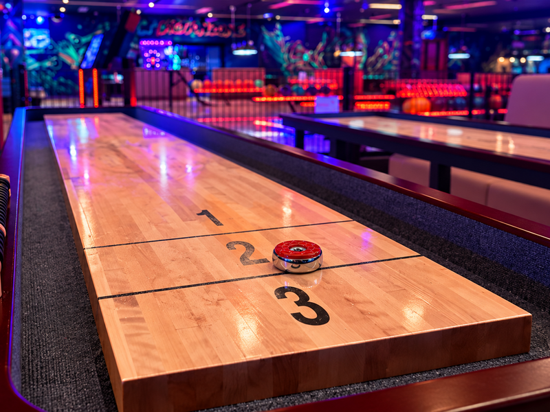 Shuffleboard-Tische in der Wollhouse Action Zone Heilbronn Shuffleboard-Tische in der Wollhouse Action Zone Heilbronn